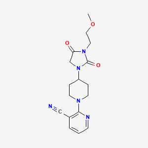 2-{4-[3-(2-Methoxyethyl)-2,4-dioxoimidazolidin-1-yl]piperidin-1-yl}pyridine-3-carbonitrile