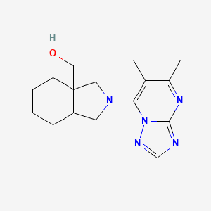 molecular formula C16H23N5O B12233663 (2-{5,6-dimethyl-[1,2,4]triazolo[1,5-a]pyrimidin-7-yl}-octahydro-1H-isoindol-3a-yl)methanol 