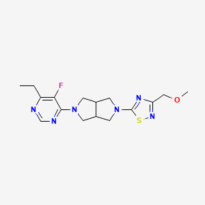 molecular formula C16H21FN6OS B12234265 4-Ethyl-5-fluoro-6-{5-[3-(methoxymethyl)-1,2,4-thiadiazol-5-yl]-octahydropyrrolo[3,4-c]pyrrol-2-yl}pyrimidine 