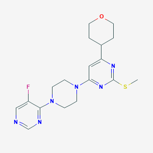 molecular formula C18H23FN6OS B12235910 4-[4-(5-Fluoropyrimidin-4-yl)piperazin-1-yl]-2-(methylsulfanyl)-6-(oxan-4-yl)pyrimidine 