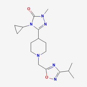 4-cyclopropyl-1-methyl-3-(1-{[3-(propan-2-yl)-1,2,4-oxadiazol-5-yl]methyl}piperidin-4-yl)-4,5-dihydro-1H-1,2,4-triazol-5-one