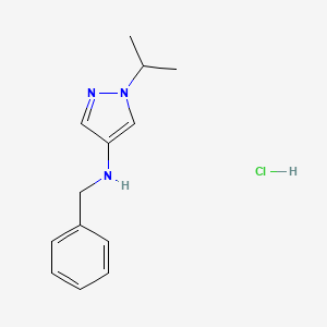 molecular formula C13H18ClN3 B12236391 N-benzyl-1-isopropyl-1H-pyrazol-4-amine 