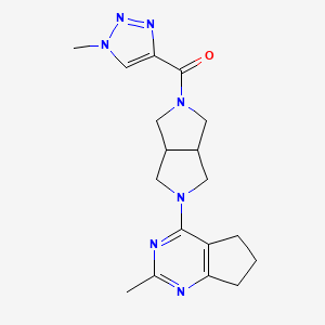 1-methyl-4-(5-{2-methyl-5H,6H,7H-cyclopenta[d]pyrimidin-4-yl}-octahydropyrrolo[3,4-c]pyrrole-2-carbonyl)-1H-1,2,3-triazole