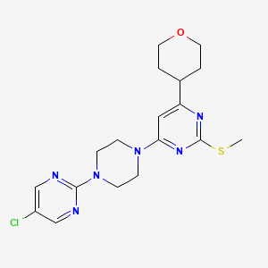 molecular formula C18H23ClN6OS B12236847 4-[4-(5-Chloropyrimidin-2-yl)piperazin-1-yl]-2-(methylsulfanyl)-6-(oxan-4-yl)pyrimidine 