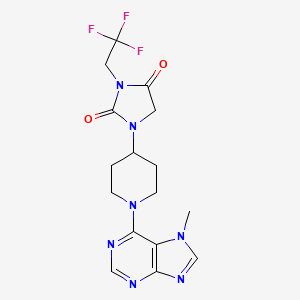 molecular formula C16H18F3N7O2 B12238030 1-[1-(7-methyl-7H-purin-6-yl)piperidin-4-yl]-3-(2,2,2-trifluoroethyl)imidazolidine-2,4-dione 