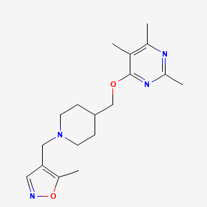 molecular formula C18H26N4O2 B12238712 2,4,5-Trimethyl-6-({1-[(5-methyl-1,2-oxazol-4-yl)methyl]piperidin-4-yl}methoxy)pyrimidine 