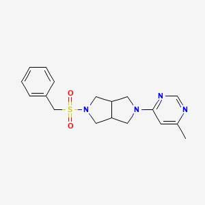 molecular formula C18H22N4O2S B12238850 4-Methyl-6-{5-phenylmethanesulfonyl-octahydropyrrolo[3,4-c]pyrrol-2-yl}pyrimidine 