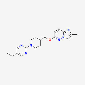 molecular formula C19H24N6O B12239833 5-Ethyl-2-{4-[({2-methylimidazo[1,2-b]pyridazin-6-yl}oxy)methyl]piperidin-1-yl}pyrimidine 