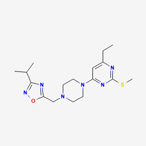 molecular formula C17H26N6OS B12239857 4-Ethyl-2-(methylsulfanyl)-6-(4-{[3-(propan-2-yl)-1,2,4-oxadiazol-5-yl]methyl}piperazin-1-yl)pyrimidine 