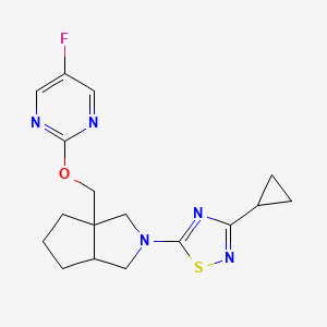 molecular formula C17H20FN5OS B12240339 2-{[2-(3-Cyclopropyl-1,2,4-thiadiazol-5-yl)-octahydrocyclopenta[c]pyrrol-3a-yl]methoxy}-5-fluoropyrimidine 