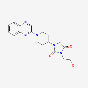 molecular formula C19H23N5O3 B12240502 3-(2-Methoxyethyl)-1-[1-(quinoxalin-2-yl)piperidin-4-yl]imidazolidine-2,4-dione 