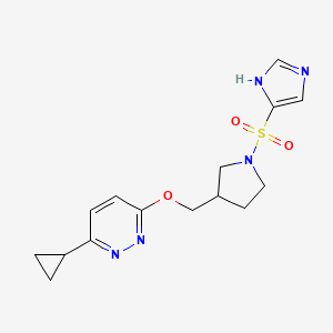 molecular formula C15H19N5O3S B12240504 3-cyclopropyl-6-{[1-(1H-imidazole-4-sulfonyl)pyrrolidin-3-yl]methoxy}pyridazine 