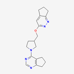 3-({5H,6H,7H-cyclopenta[c]pyridazin-3-yloxy}methyl)-1-{5H,6H,7H-cyclopenta[d]pyrimidin-4-yl}pyrrolidine