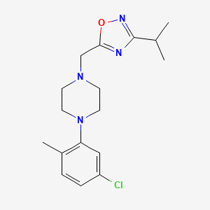 molecular formula C17H23ClN4O B12240805 1-(5-Chloro-2-methylphenyl)-4-{[3-(propan-2-yl)-1,2,4-oxadiazol-5-yl]methyl}piperazine 