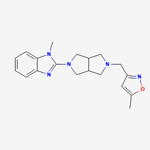 molecular formula C19H23N5O B12242423 1-methyl-2-{5-[(5-methyl-1,2-oxazol-3-yl)methyl]-octahydropyrrolo[3,4-c]pyrrol-2-yl}-1H-1,3-benzodiazole 