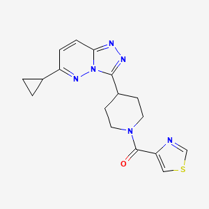 molecular formula C17H18N6OS B12243429 4-{6-Cyclopropyl-[1,2,4]triazolo[4,3-b]pyridazin-3-yl}-1-(1,3-thiazole-4-carbonyl)piperidine 