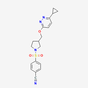 molecular formula C19H20N4O3S B12243667 4-[(3-{[(6-Cyclopropylpyridazin-3-yl)oxy]methyl}pyrrolidin-1-yl)sulfonyl]benzonitrile 