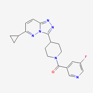 3-(4-{6-Cyclopropyl-[1,2,4]triazolo[4,3-b]pyridazin-3-yl}piperidine-1-carbonyl)-5-fluoropyridine