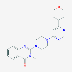 molecular formula C22H26N6O2 B12244086 3-Methyl-2-{4-[6-(oxan-4-yl)pyrimidin-4-yl]piperazin-1-yl}-3,4-dihydroquinazolin-4-one 