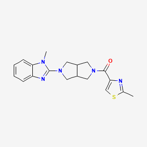 1-methyl-2-[5-(2-methyl-1,3-thiazole-4-carbonyl)-octahydropyrrolo[3,4-c]pyrrol-2-yl]-1H-1,3-benzodiazole