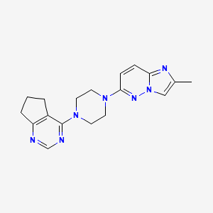 molecular formula C18H21N7 B12244331 1-{5H,6H,7H-cyclopenta[d]pyrimidin-4-yl}-4-{2-methylimidazo[1,2-b]pyridazin-6-yl}piperazine 