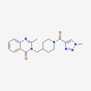 molecular formula C19H22N6O2 B12244678 2-methyl-3-{[1-(1-methyl-1H-1,2,3-triazole-4-carbonyl)piperidin-4-yl]methyl}-3,4-dihydroquinazolin-4-one 