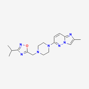 1-{2-Methylimidazo[1,2-b]pyridazin-6-yl}-4-{[3-(propan-2-yl)-1,2,4-oxadiazol-5-yl]methyl}piperazine