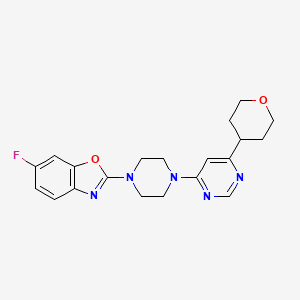 6-Fluoro-2-{4-[6-(oxan-4-yl)pyrimidin-4-yl]piperazin-1-yl}-1,3-benzoxazole