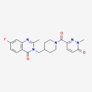 molecular formula C21H22FN5O3 B12244734 7-Fluoro-2-methyl-3-{[1-(1-methyl-6-oxo-1,6-dihydropyridazine-3-carbonyl)piperidin-4-yl]methyl}-3,4-dihydroquinazolin-4-one 