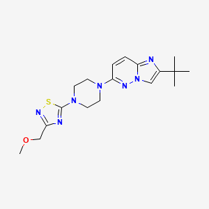 molecular formula C18H25N7OS B12244976 1-{2-Tert-butylimidazo[1,2-b]pyridazin-6-yl}-4-[3-(methoxymethyl)-1,2,4-thiadiazol-5-yl]piperazine 