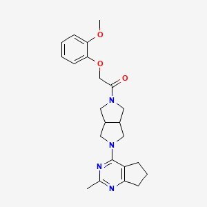 molecular formula C23H28N4O3 B12245368 2-(2-methoxyphenoxy)-1-(5-{2-methyl-5H,6H,7H-cyclopenta[d]pyrimidin-4-yl}-octahydropyrrolo[3,4-c]pyrrol-2-yl)ethan-1-one 