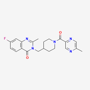 molecular formula C21H22FN5O2 B12245542 7-Fluoro-2-methyl-3-{[1-(5-methylpyrazine-2-carbonyl)piperidin-4-yl]methyl}-3,4-dihydroquinazolin-4-one 