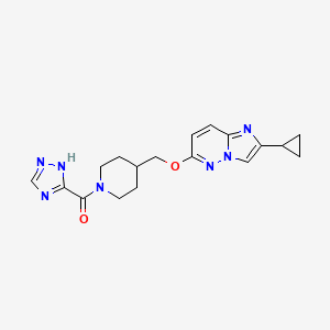 molecular formula C18H21N7O2 B12246426 4-[({2-cyclopropylimidazo[1,2-b]pyridazin-6-yl}oxy)methyl]-1-(1H-1,2,4-triazole-3-carbonyl)piperidine 