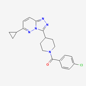 molecular formula C20H20ClN5O B12246609 1-(4-Chlorobenzoyl)-4-{6-cyclopropyl-[1,2,4]triazolo[4,3-b]pyridazin-3-yl}piperidine 