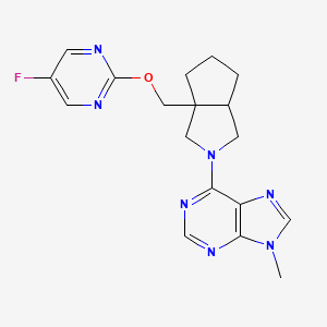 molecular formula C18H20FN7O B12247678 6-(3a-{[(5-fluoropyrimidin-2-yl)oxy]methyl}-octahydrocyclopenta[c]pyrrol-2-yl)-9-methyl-9H-purine 