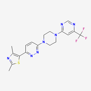 molecular formula C18H18F3N7S B12247700 3-(2,4-Dimethyl-1,3-thiazol-5-yl)-6-{4-[6-(trifluoromethyl)pyrimidin-4-yl]piperazin-1-yl}pyridazine 