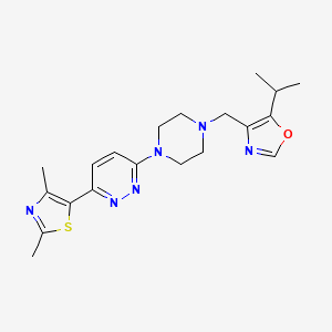 3-(2,4-Dimethyl-1,3-thiazol-5-yl)-6-(4-{[5-(propan-2-yl)-1,3-oxazol-4-yl]methyl}piperazin-1-yl)pyridazine