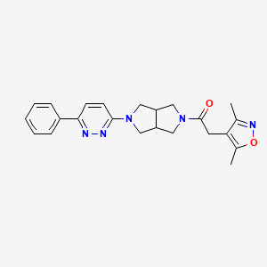 molecular formula C23H25N5O2 B12248277 2-(3,5-Dimethyl-1,2-oxazol-4-yl)-1-[5-(6-phenylpyridazin-3-yl)-octahydropyrrolo[3,4-c]pyrrol-2-yl]ethan-1-one 