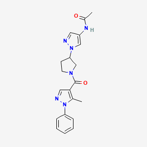 molecular formula C20H22N6O2 B12248740 N-{1-[1-(5-methyl-1-phenyl-1H-pyrazole-4-carbonyl)pyrrolidin-3-yl]-1H-pyrazol-4-yl}acetamide 