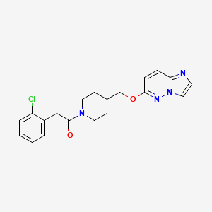 molecular formula C20H21ClN4O2 B12248979 2-(2-Chlorophenyl)-1-[4-({imidazo[1,2-b]pyridazin-6-yloxy}methyl)piperidin-1-yl]ethan-1-one 