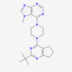 molecular formula C21H28N8 B12249249 6-(4-{2-tert-butyl-5H,6H,7H-cyclopenta[d]pyrimidin-4-yl}piperazin-1-yl)-7-methyl-7H-purine 