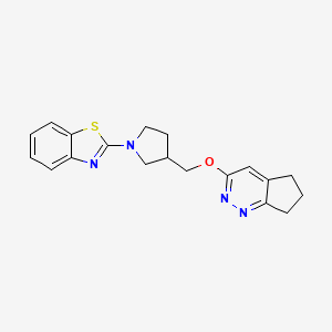 molecular formula C19H20N4OS B12249565 2-[3-({5H,6H,7H-cyclopenta[c]pyridazin-3-yloxy}methyl)pyrrolidin-1-yl]-1,3-benzothiazole 