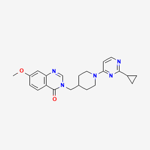 3-{[1-(2-Cyclopropylpyrimidin-4-yl)piperidin-4-yl]methyl}-7-methoxy-3,4-dihydroquinazolin-4-one