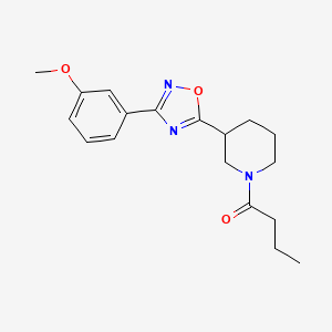 molecular formula C18H23N3O3 B1226408 1-[3-[3-(3-Methoxyphenyl)-1,2,4-oxadiazol-5-yl]-1-piperidinyl]-1-butanone 