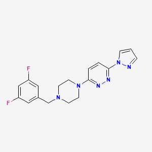 molecular formula C18H18F2N6 B12265077 3-{4-[(3,5-difluorophenyl)methyl]piperazin-1-yl}-6-(1H-pyrazol-1-yl)pyridazine 