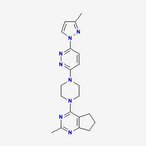 3-(3-methyl-1H-pyrazol-1-yl)-6-(4-{2-methyl-5H,6H,7H-cyclopenta[d]pyrimidin-4-yl}piperazin-1-yl)pyridazine