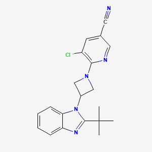 molecular formula C20H20ClN5 B12265717 6-[3-(2-tert-butyl-1H-1,3-benzodiazol-1-yl)azetidin-1-yl]-5-chloropyridine-3-carbonitrile 