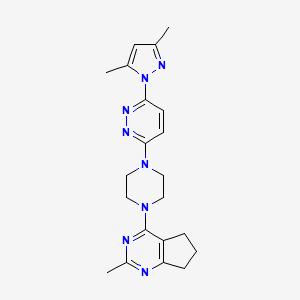 molecular formula C21H26N8 B12266337 3-(3,5-dimethyl-1H-pyrazol-1-yl)-6-(4-{2-methyl-5H,6H,7H-cyclopenta[d]pyrimidin-4-yl}piperazin-1-yl)pyridazine 