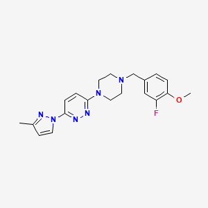 molecular formula C20H23FN6O B12268434 3-{4-[(3-fluoro-4-methoxyphenyl)methyl]piperazin-1-yl}-6-(3-methyl-1H-pyrazol-1-yl)pyridazine 