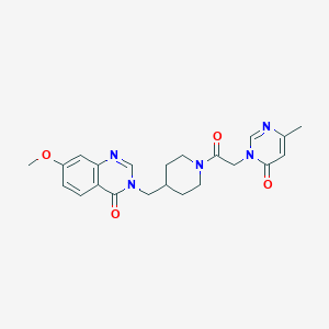 7-Methoxy-3-({1-[2-(4-methyl-6-oxo-1,6-dihydropyrimidin-1-yl)acetyl]piperidin-4-yl}methyl)-3,4-dihydroquinazolin-4-one